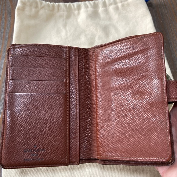 Louis Vuitton Wallet - Picture 2 of 7
